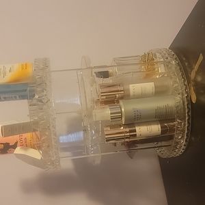 A beautiful brand new Monat Beauty organizer 360 rotation